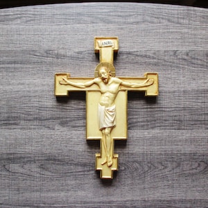 Vintage Crucifix Wall Cross Heavy Ornate Ivory Colored 11&quot; Icon Catholic Wall Crucifix