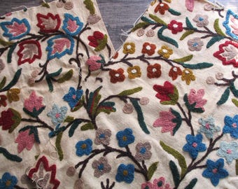 Vintage Crewel Stickerei Stoff Blumenreste