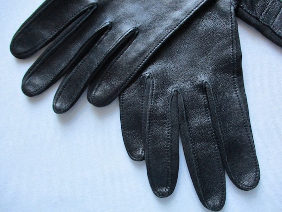 Louis Vuitton Monogram Shadow Classic gloves size 9.5 Black Lambskin  ref.224116 - Joli Closet
