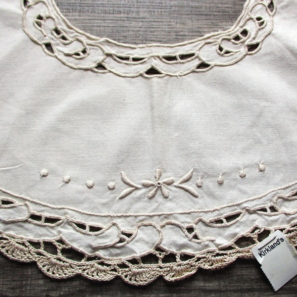Vintage Collar Ivory Cotton Hand Embroidered Cutwork & Crochet Lace Collar