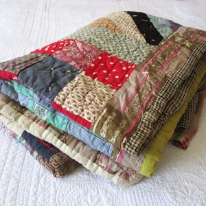 Colcha gruesa y pesada de estilo vintage hecha con sacos de pienso, 77x65 cm, patchwork de algodón.