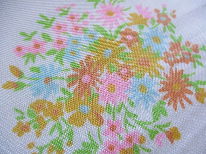 Vintage Nylon Sheet Floral 1970's Retro 96x70 Bed Sheet Ivory Background Vintage Floral Sheet Nylon Flat Sheet image 1