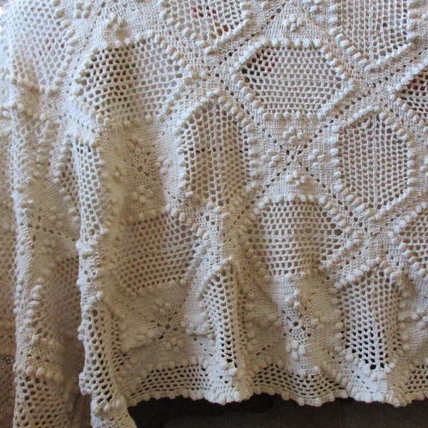 Antique Crochet Coverlet 94x88 Ivory Vintage Popcorn Crochet Coverlet Heavy Vintage Crochet Bedspread