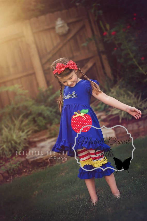 Girls 3/4 Leggings with Embroidered Logo Girls 3/4 Leggings with Embroidered Logo