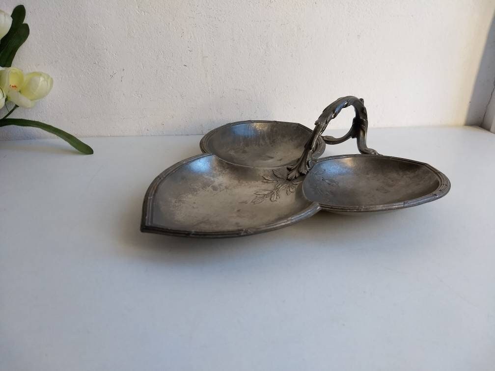 Français Plat en Étain Antique, Un Design Inspiré Des Feuilles avec Trois Bols et Une Poignée Attray