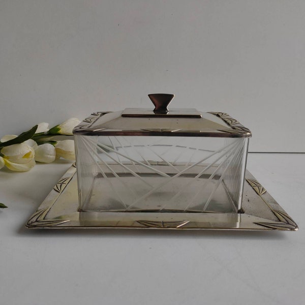 French vintage, Art Deco, lidded crystal butter dish with silver plated lid and tray, circa 1920s.