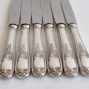 French vintage Louis XVI / Louis XV design, set of 6 dessert / cheese knives, Francois Frionnet Paris, Guildart circa mid century.