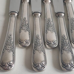 French vintage Louis XVI / Louis XV design, set of 6 dinner / large knives, Francois Frionnet Paris, Guildart circa mid century.