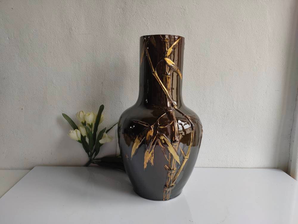 Grand Vase de Style Chinoiserie Vintage, Motif en Bambou et Relief Étoilé avec Finition Majolica.