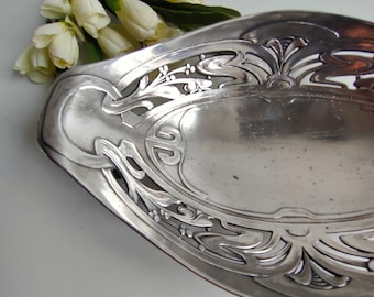 French antique silver plated, pierced work Art Nouveau style, footed bread basket, maker mark, circa 1900.