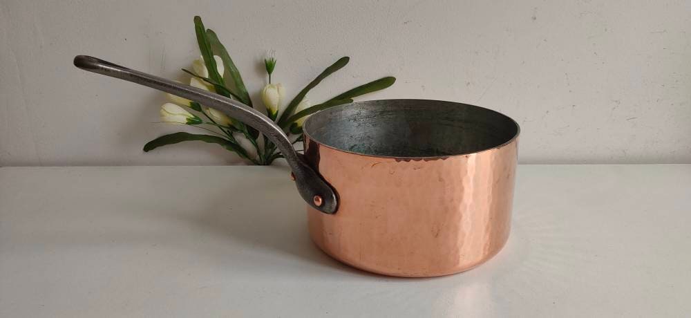 Français Vintage, Pan en Cuivre Matfer Bourgeat, Finition Martelée, Doublure d'étain avec Des Timbre