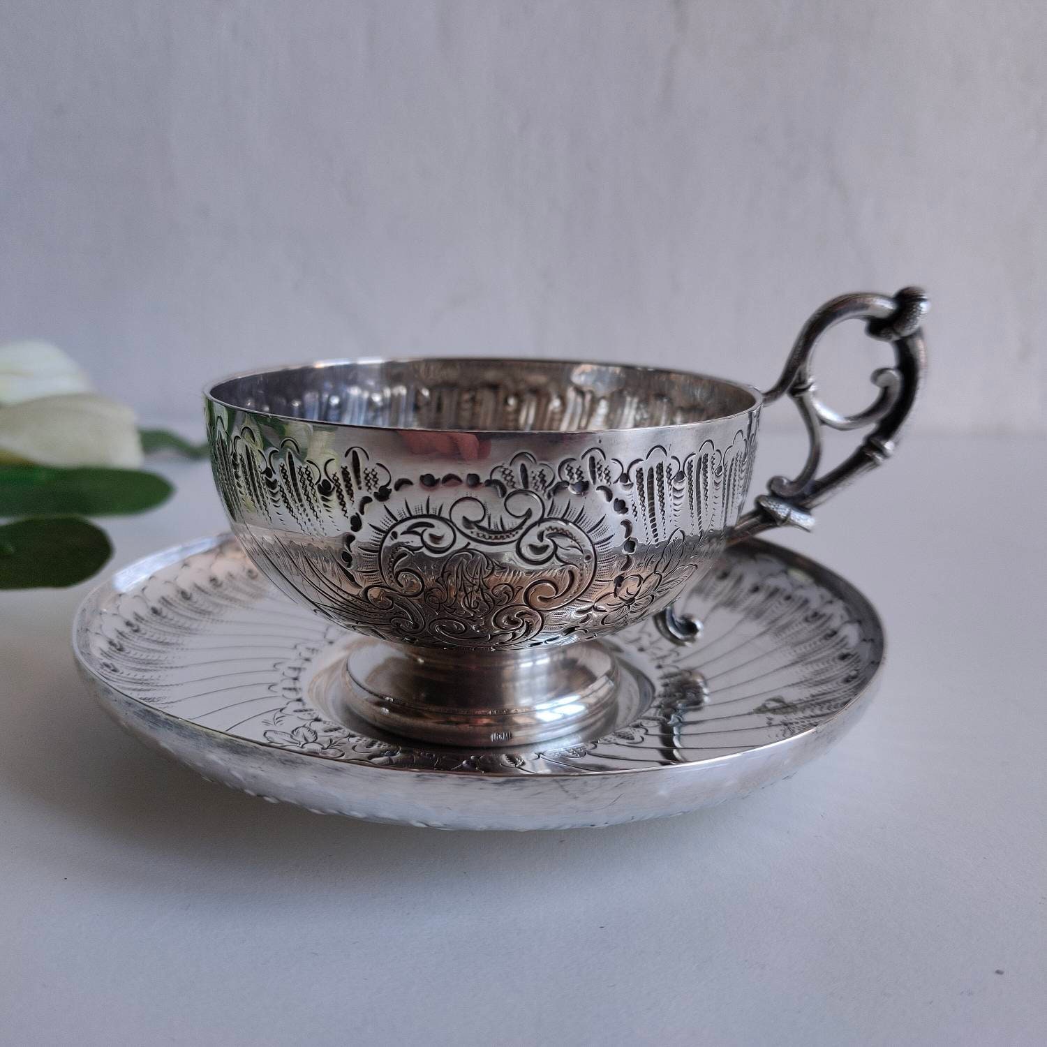 Français Tasse et Soucoupe Antiques de Style Louis Xv, à Café/Thé, Petit Monogramme, Très Orné Délic