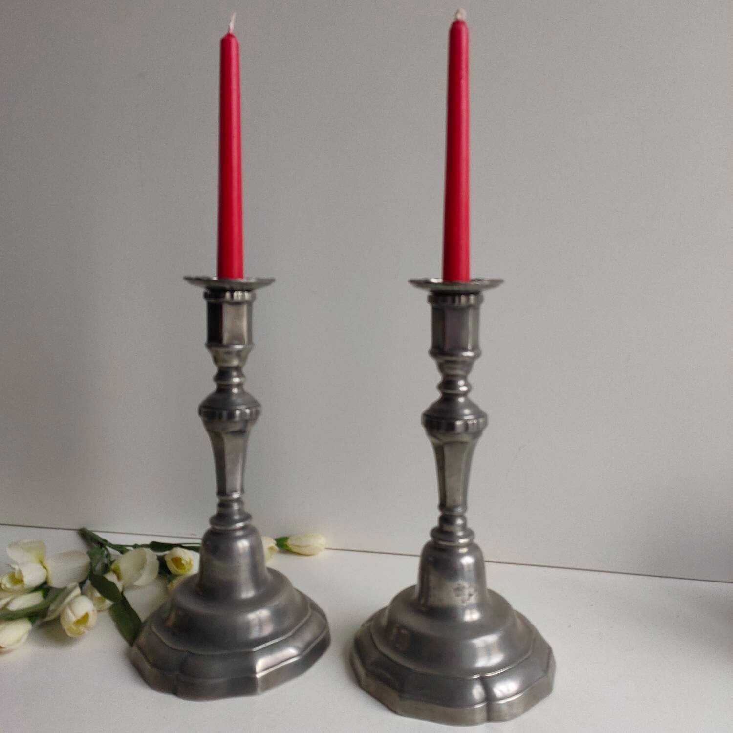 Français Paire Vintage/Antique de Bougeoirs Bâtons Bords Cannelés et Forme Élégante.