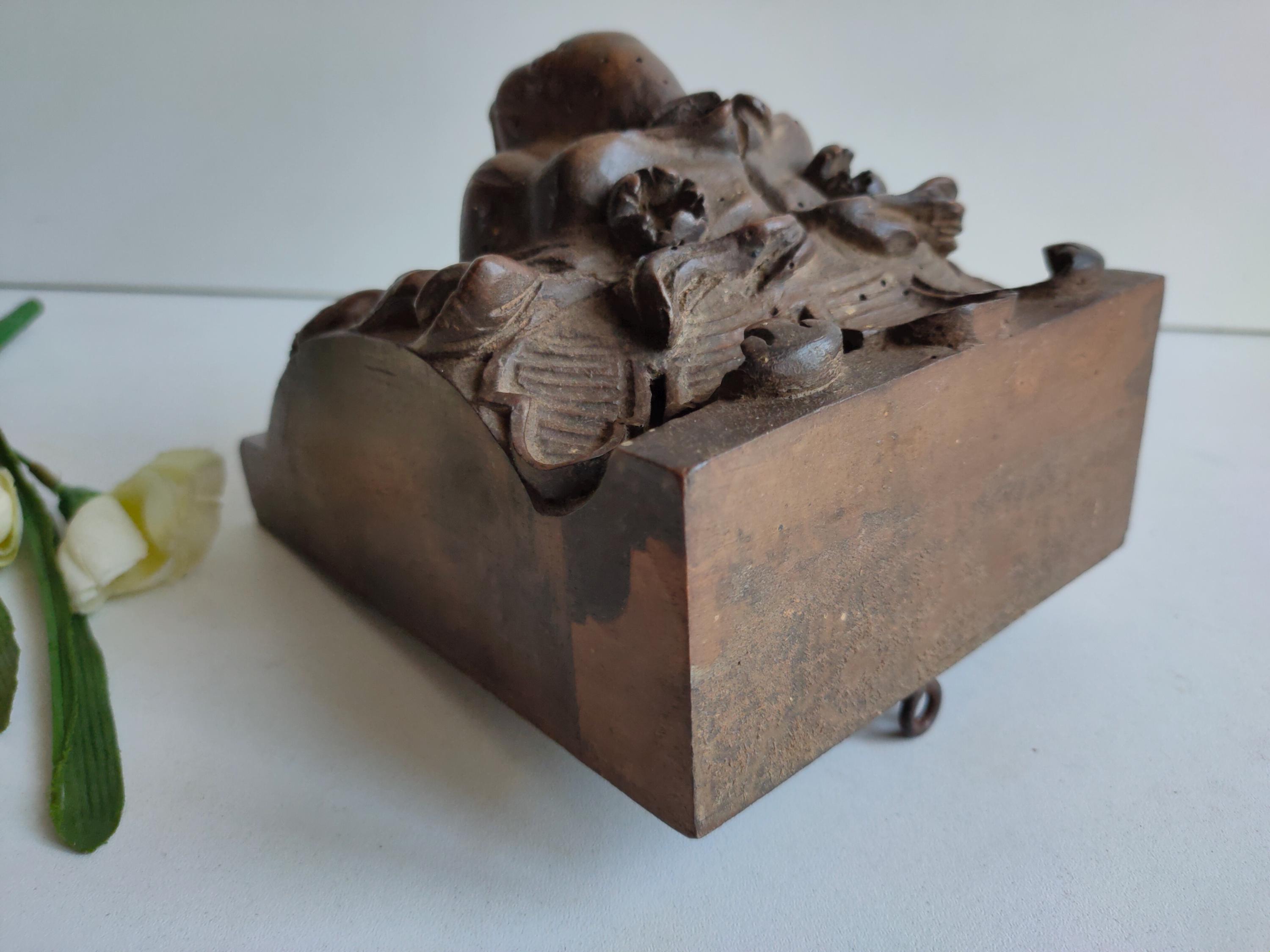 French Antique Carved Lion Head in Oak With Key Hole Mouth