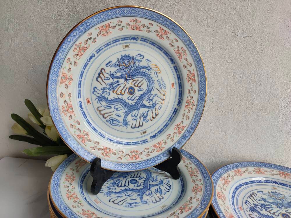 Paire de Grandes Assiettes Chinoises, Diamètre 10 avec Conception Dragon et Modèle Riz, Vers Le Mili