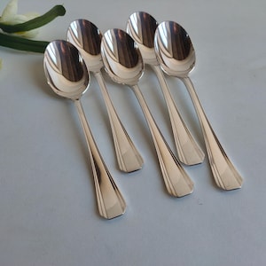 Christofle Boreal, silver plated, Art Deco design, set of 5 large / table spoons, Luc Lanel circa 1930s.