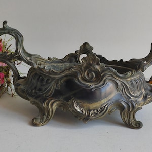 French antique footed planter, Louis XV / Rococo / Art Nouveau style with acanthus pattern and liner, circa 1900.