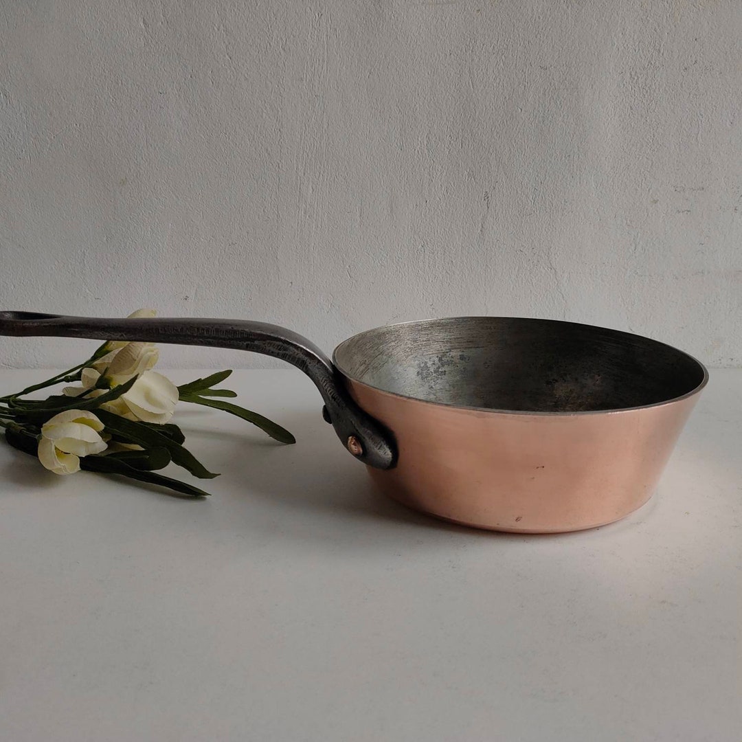 Matfer Sloping Sided Copper Pan, Splayed Saute Pan, Cast Iron Handle