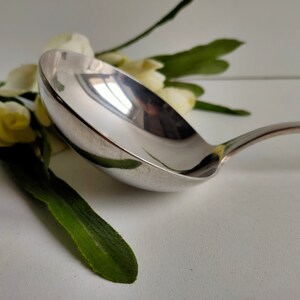 French vintage silver plated ladle, maker marks, ruban croix design, circa 1930s.