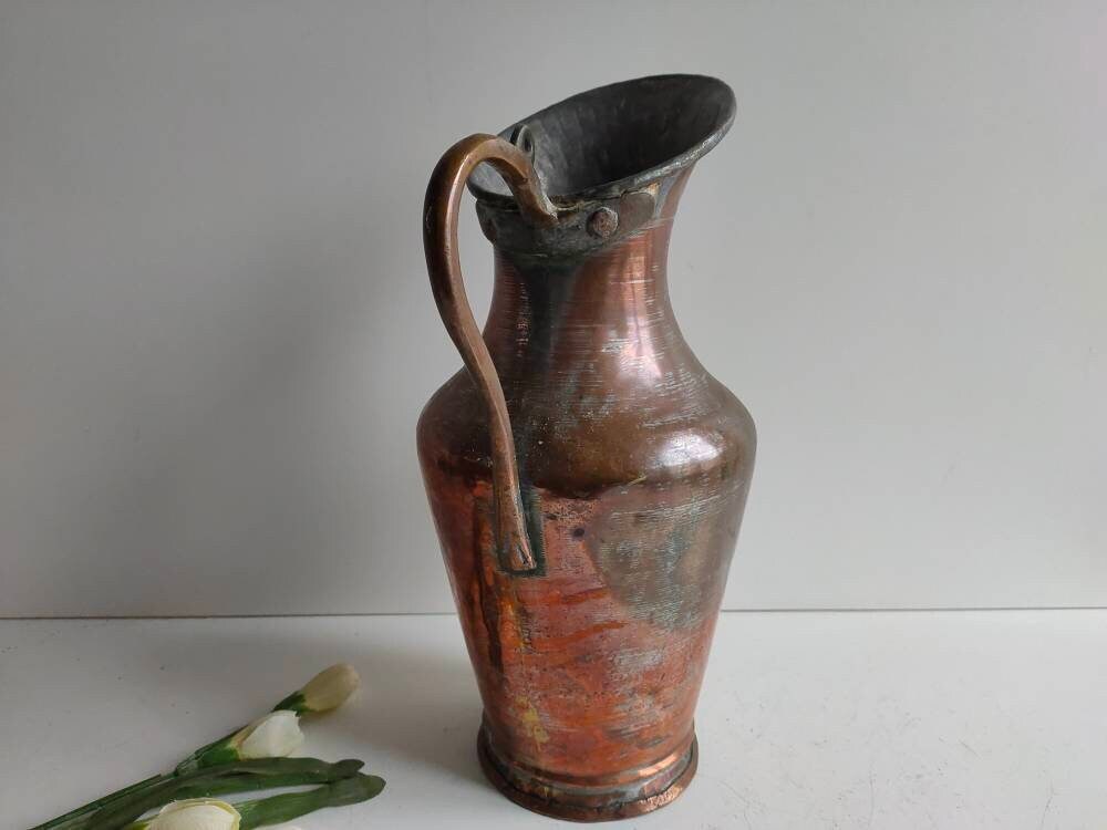 Français Pichet/En Cuivre Antique Pour L'eau, Fait à La Main et Très Vieux.