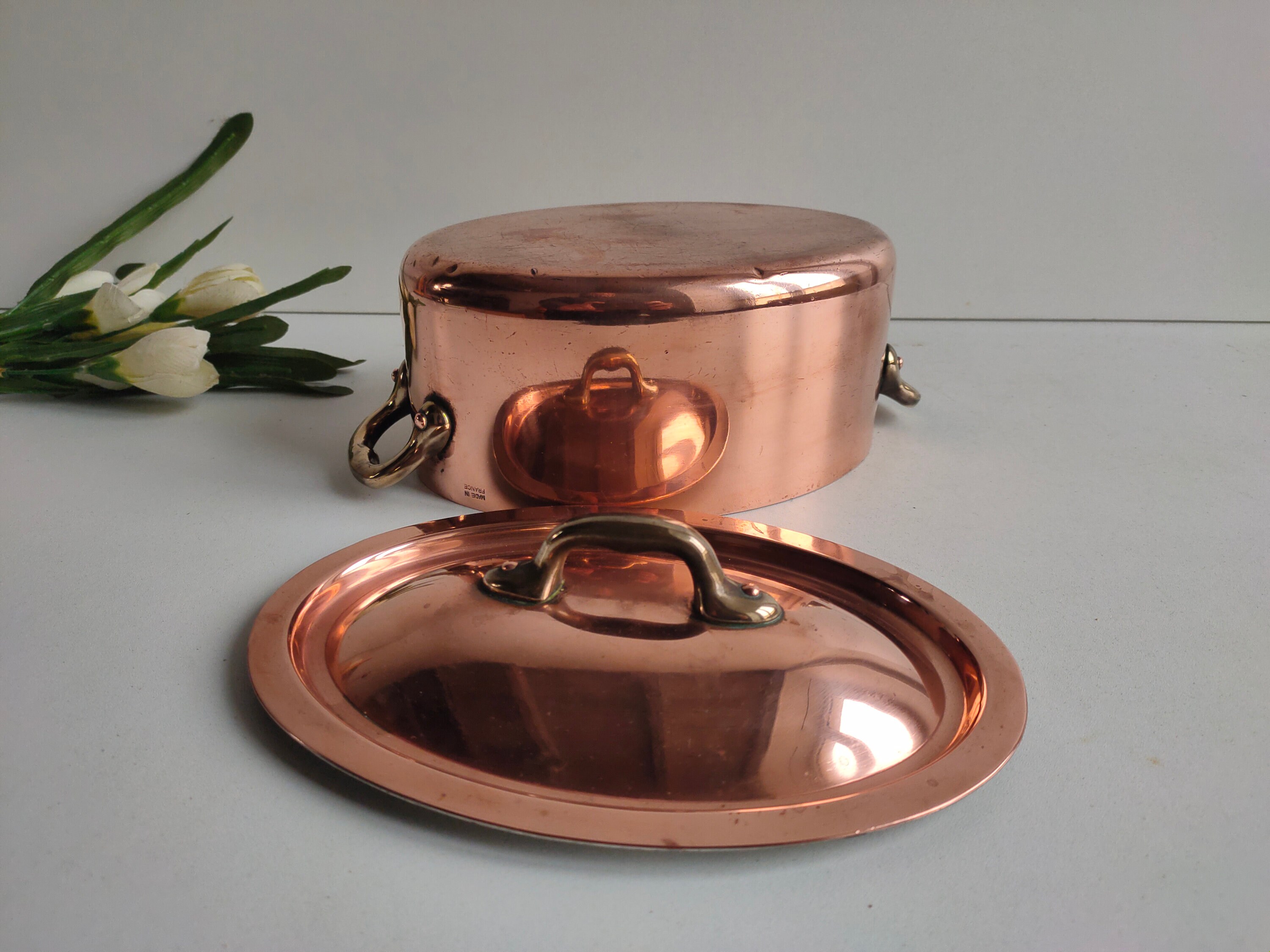 Cocotte ovale avec couvercle made in France - - Casserole dish - Brass