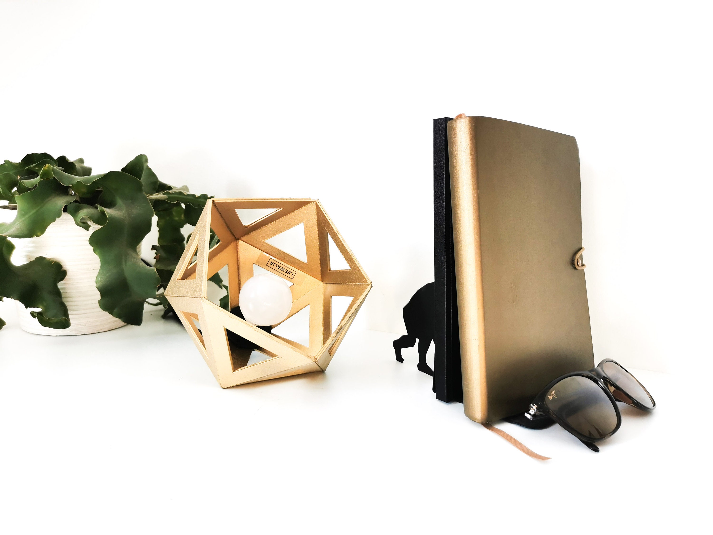Petite Lampe Origami Or Doré - Leewalia de Chevet d'appoint Design Graphique Géométrique