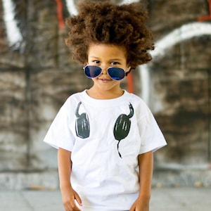 T-shirt DJ, Tenue DJ pour enfants, DJ pour bébé, T-shirts cool pour enfants, Cadeau sympa pour baby shower, Petit DJ, Casques bébé, Vêtements bébé pour enfants, Chemise casque