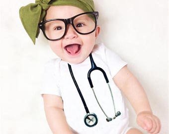 Stethoscope Baby Bodysuit, Funny Baby Clothes, Baby Nurse Outfit, Nurse Gift, New Baby Clothing, Surgeon Gift, Medical Gifts