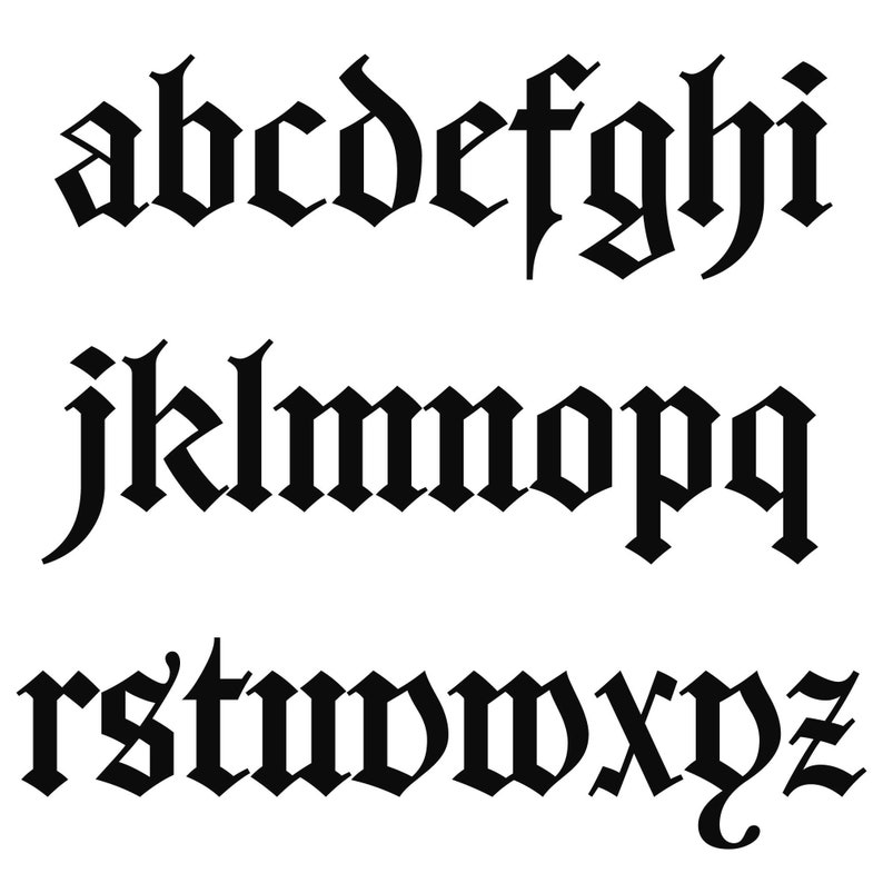 Op de afbeelding: Zwart-witte afbeelding van het Engelse alfabet in een gotische lettertype stijl.
