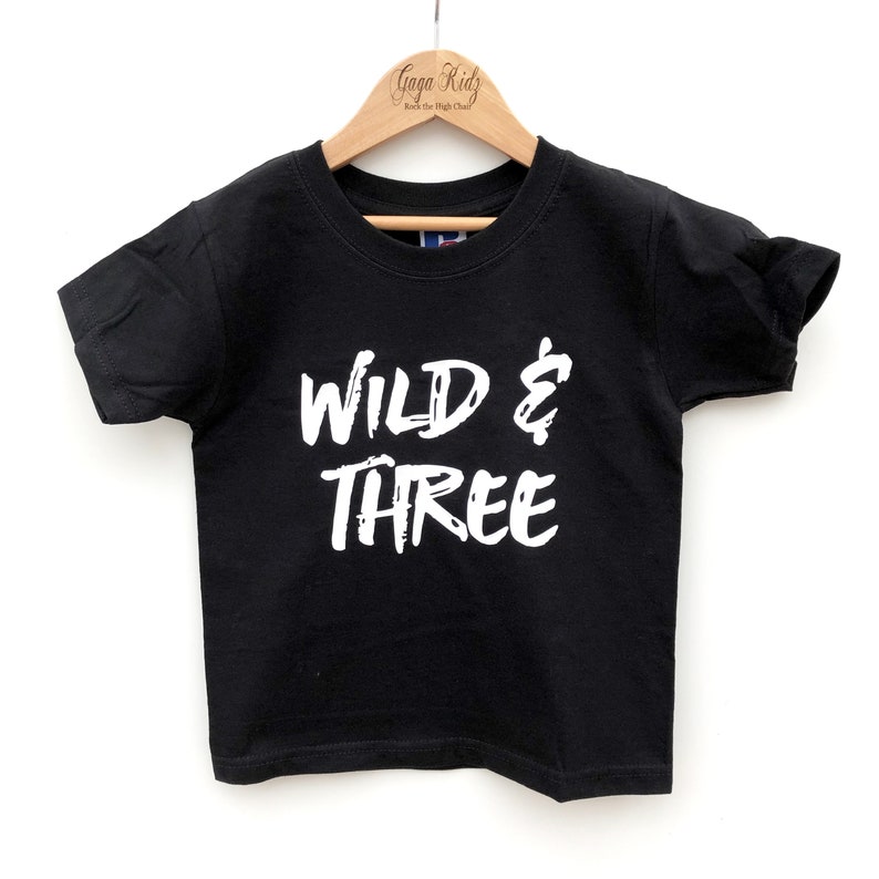 Wild and Three TShirt, drittes Geburtstag Shirt, Geschenk für 3 jährige Bild 2