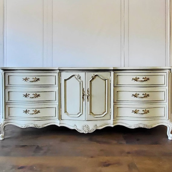 AVAILABLE! Free Shipping! Aged Ivory Painted Boudoir Vintage 9 Drawer  Dresser Glam Shabby Chic French Provincial Farmhouse Thomasville