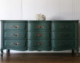 Hunter Green and Cream Glossy Mirror Finish 7 Drawer Dresser - Etsy Hunter Green and Cream Glossy Mirror Finish 7 Drawer Dresser - Etsy