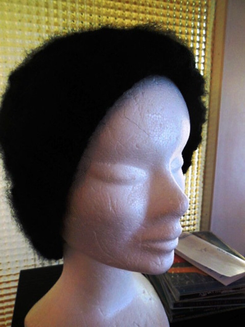 ADULT Hat knitted with quality SOFTINE white horse.