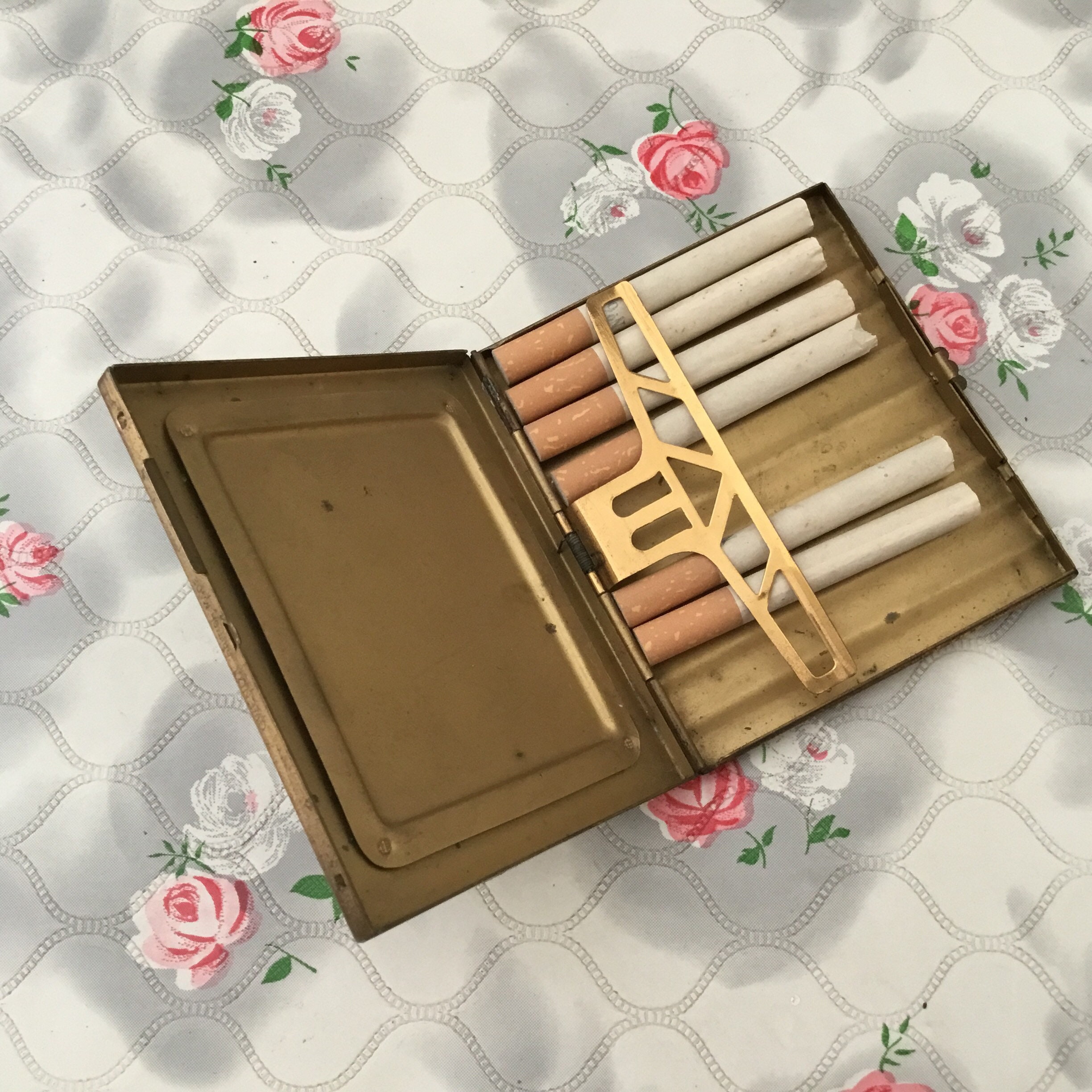 Gwenda cigarette case with foil kingfisher, c1940s or 1950s, ladies