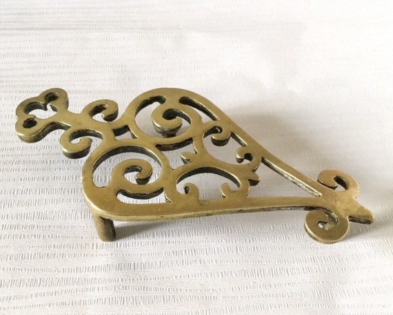 Vintage brass trivet for kitchen saucepans or pot plant stand, traditional worktop saver or open fire brassware for a flat iron