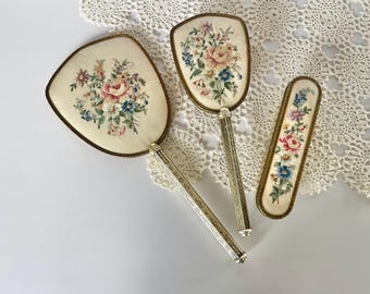 魅力的な花柄の蝶のデザイン、鏡、コーム、ブラシで装飾された