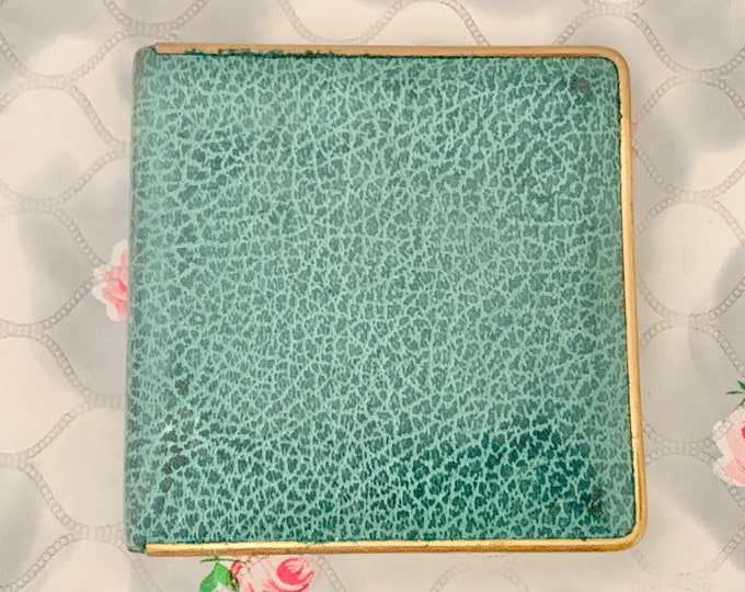 Leather-look Cigarette case with embossed pattern, vintage green smoking accessory