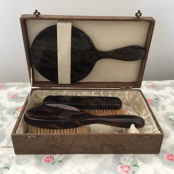 Vintage brown plastic brush with hairbrush, clothes brush and hand mirror, c1940s dresser set with round mirror