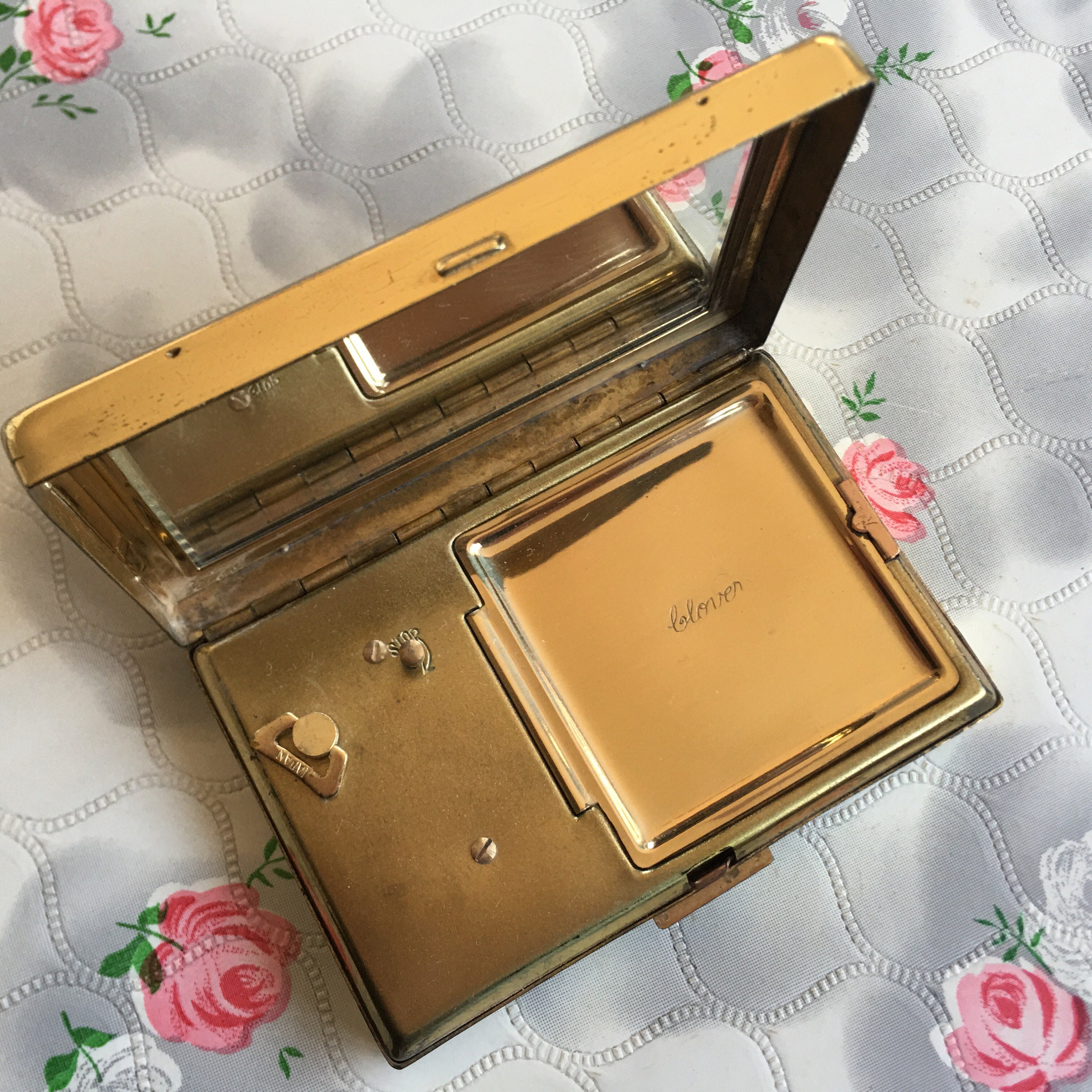 Clover musical damascene powder compact with Mount Fuji, Japanese