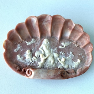 Incolay Stone collectors jewelry dish with Venus and Cherubs, vintage clam shell soap dish with Aphrodite, handcrafted in USA