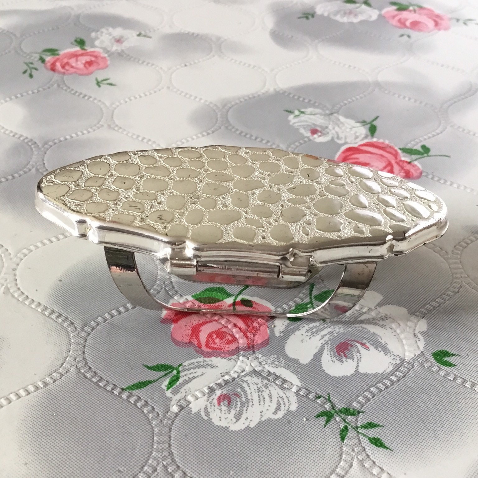 Vintage Stratton Lipview lipstick holder with compact mirror, silver