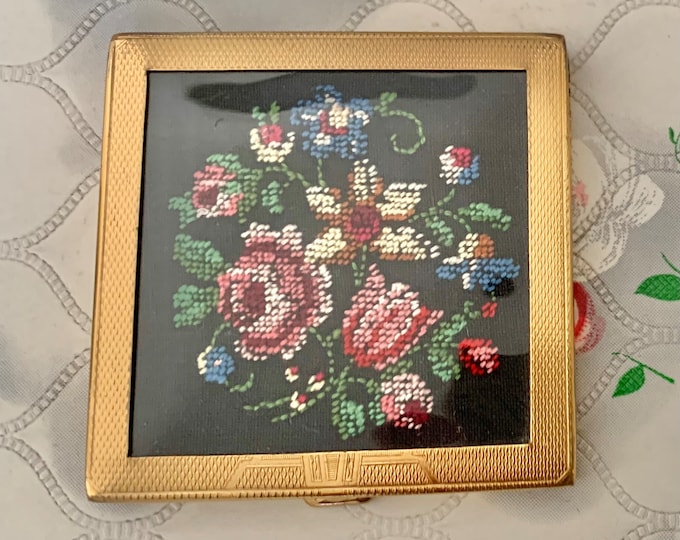 Loose powder compact with embroidered pink roses, c1950s Patina black and floral vintage makeup mirror