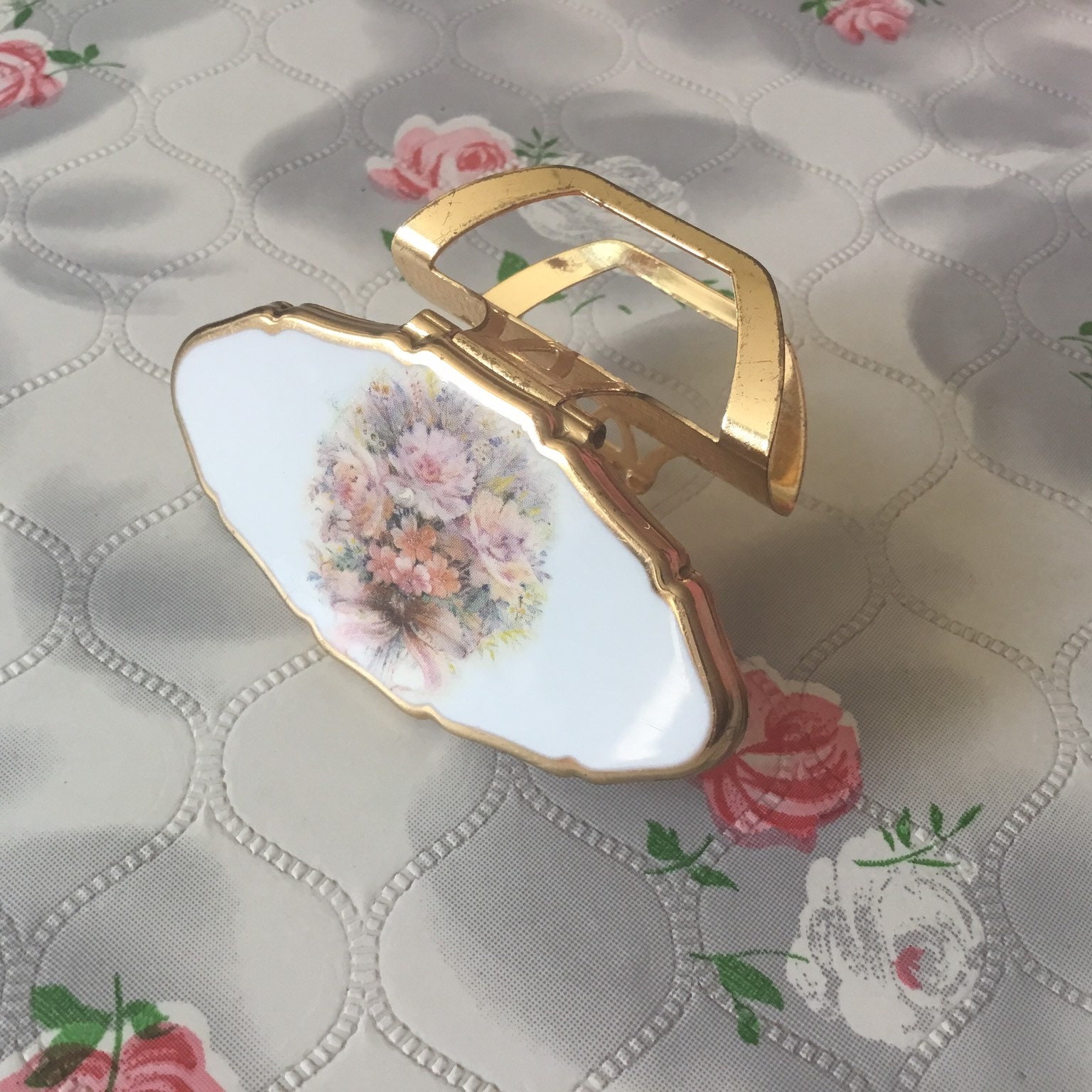 Vintage Stratton Lipview lipstick holder and compact lip mirror, 1990s