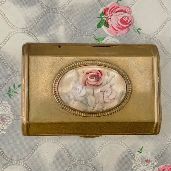 Melissa reverse carved lucite powder compact with pink roses, c 1950s vintage makeup mirror