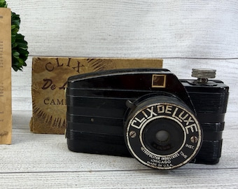 Vintage 1940s Clix DeLuxe Camera