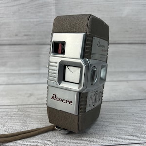 Vintage 1950s Revere Eight Model 55 Movie Camera
