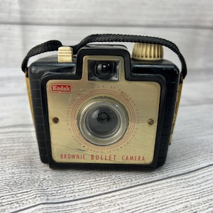 1950s Brownie Bullet Bakelite Kodak Camera