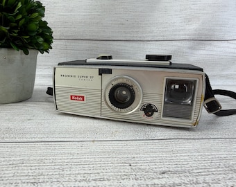 Vintage 1960s Kodak Brownie Super 27 Film Camera
