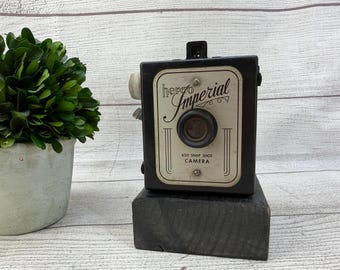 Vintage 1950s Herco Imperial 620 Snap Shot Camera