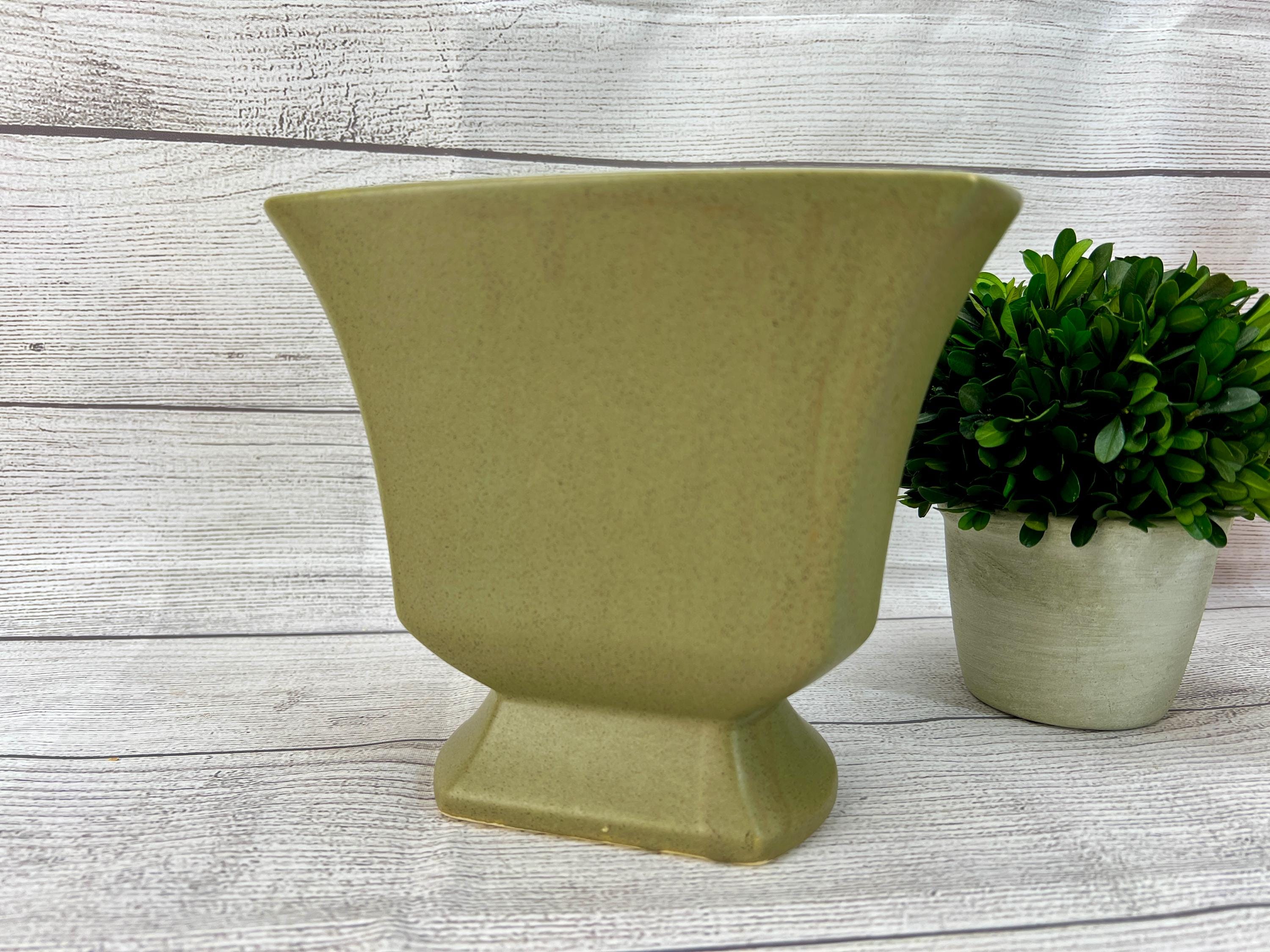 Vintage 1960s Mccoy Floraline Avocado Green Pedestal Flared